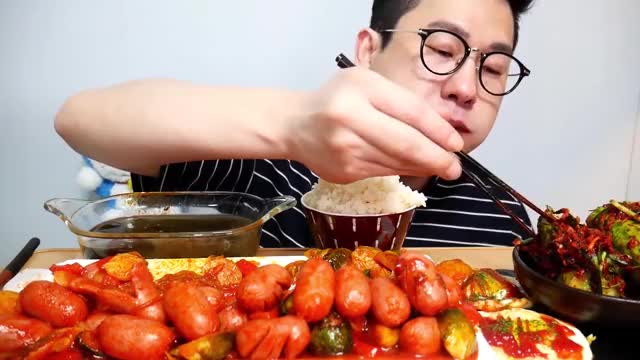 가르마마_왕 비엔나소세지야채볶음 당면사리요리 먹방-4