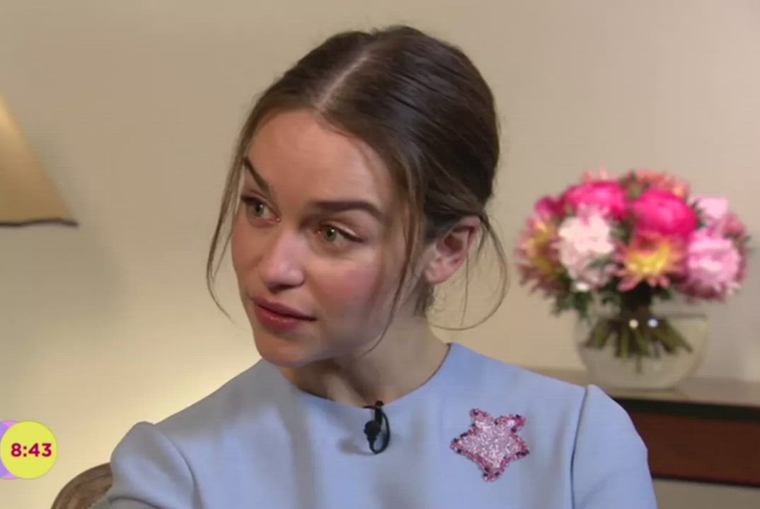 Emilia Clarke gif