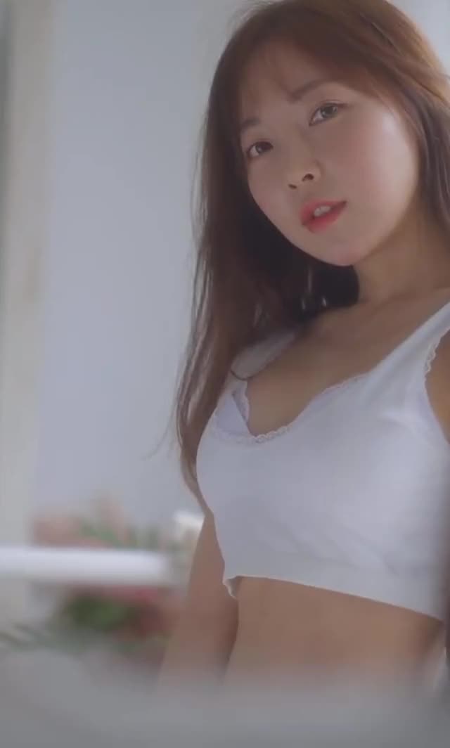 Yunju Blue Panties.gif