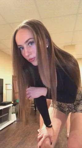 ass ass clapping booty dancing girls shorts teen tiktok twerking gif