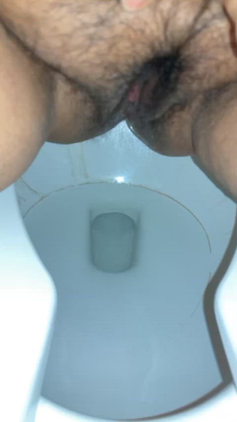 fat pussy hairy hairy pussy nsfw pee peeing toilet big-clit gif