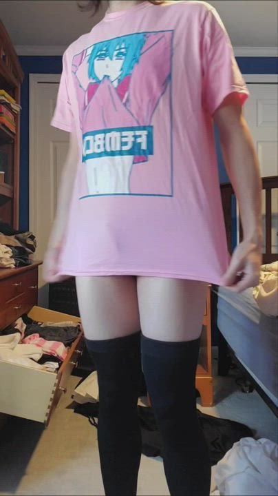 Happy Femboy Fridayyyyyy to the few that will see this and my room isn't always messy