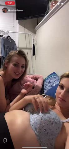 20 Years Old Flashing TikTok Porn GIF by anonymous8911