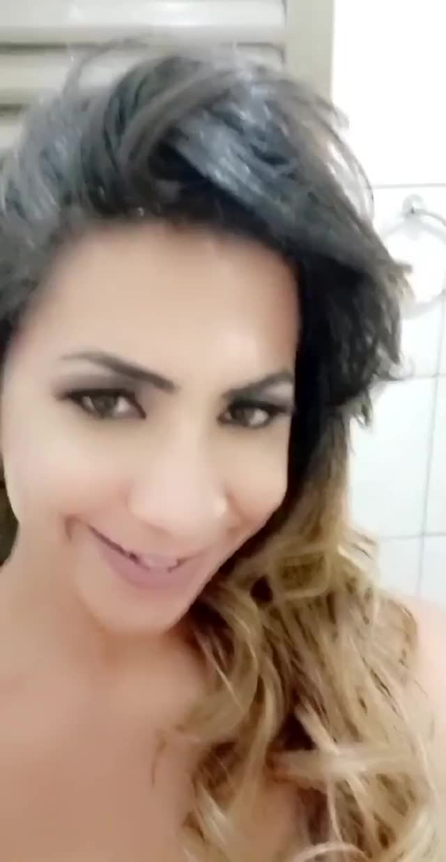 BÁRBARA ARCANJO - Vamos para o banho comigo ? Let's take a bath together ? ?https://t.co/FOOzwYiEAA