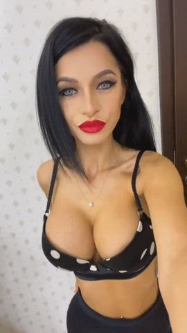 Anisyia Big Tits Blue Eyes Brunette gif