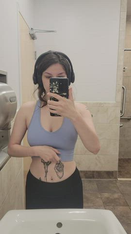 cute gym selfie fit-girls gif