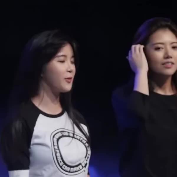 140905 Hyunyoung tongue (Night after night) loop crop