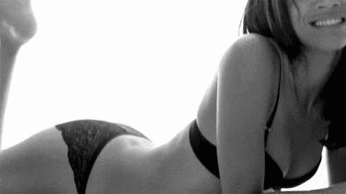 Zoe Saldana gif