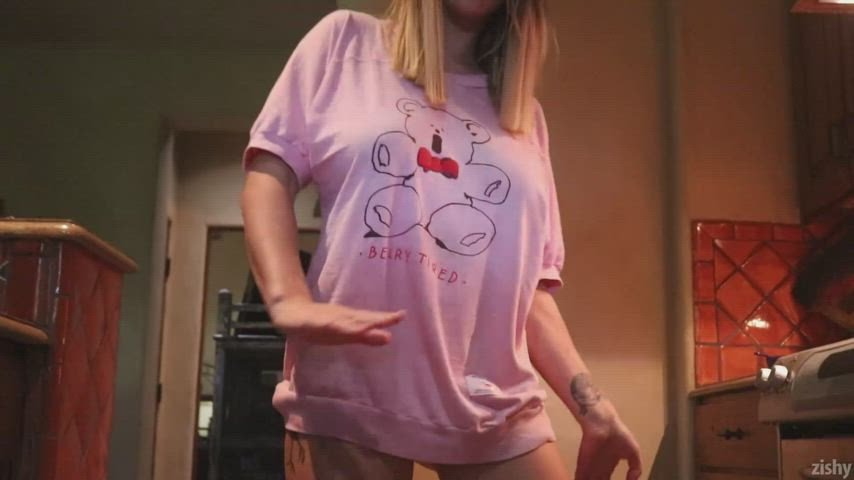 boobs gabbie carter shaking gif