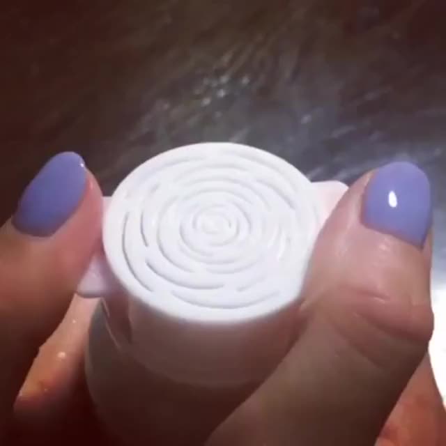 Rose shaped soap dispenser