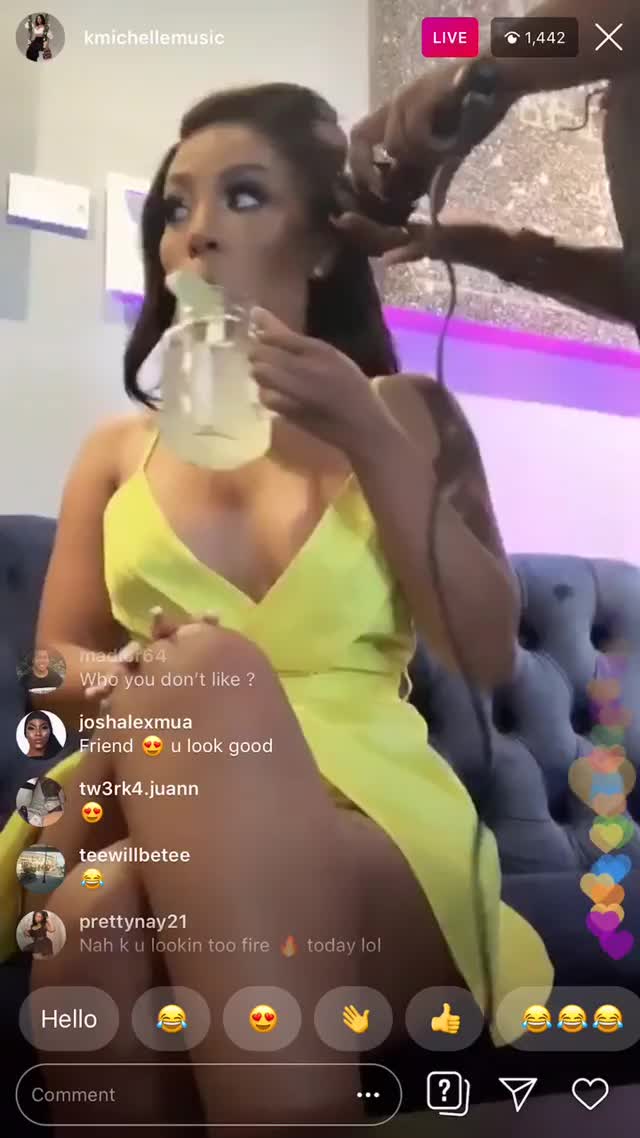 KMichelleLiveNipSlip