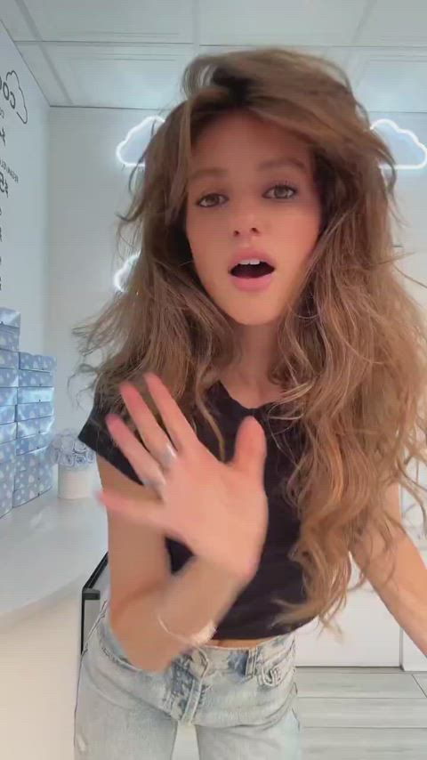 amateur brunette slim tik-tok gif