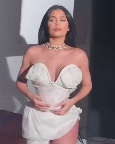 big tits kylie jenner latina legs tits gif