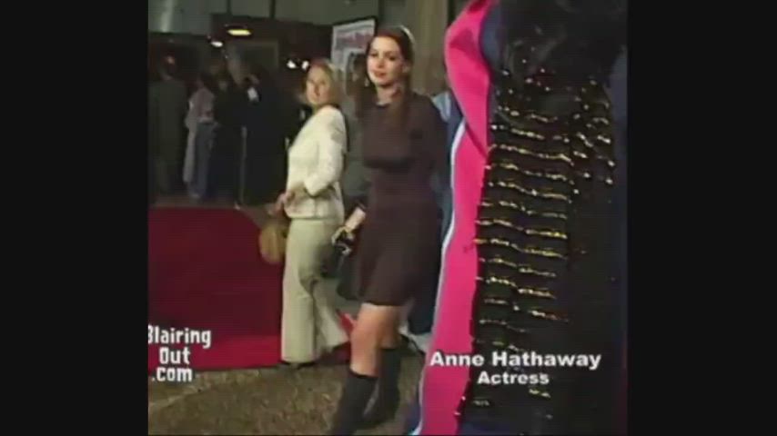 18 years old anne hathaway dress gif