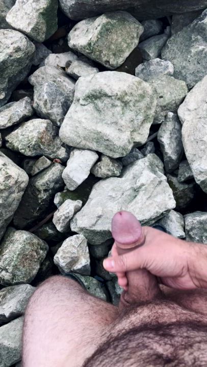 anyone else have their best cums while naked in nature??