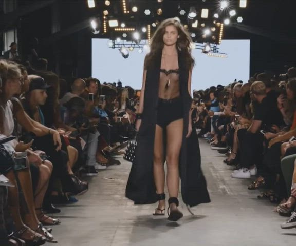 Taylor Hill gif