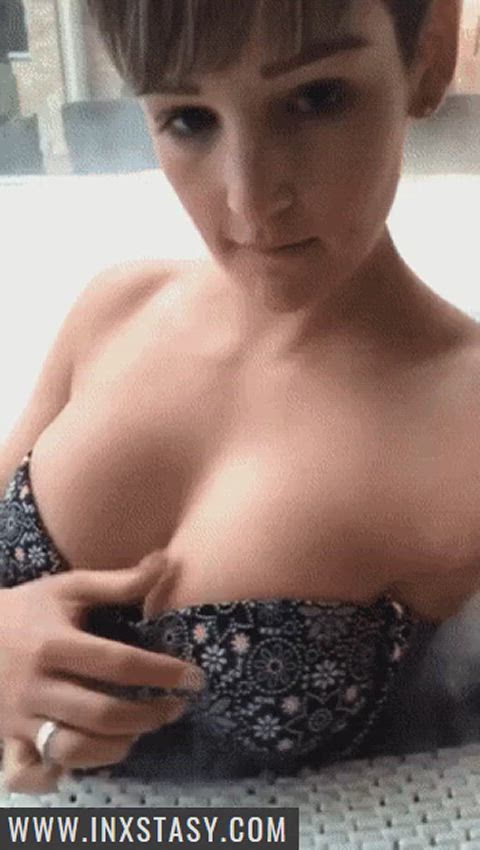 babe babes big nipples big tits boobs bra busty flashing homemade natural tits nipples