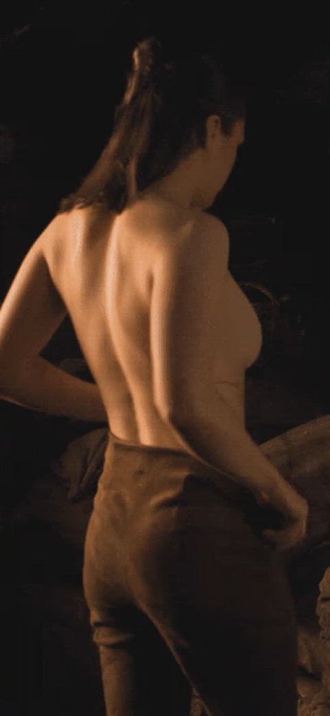 ass celebrity maisie williams small tits tits celebs gif