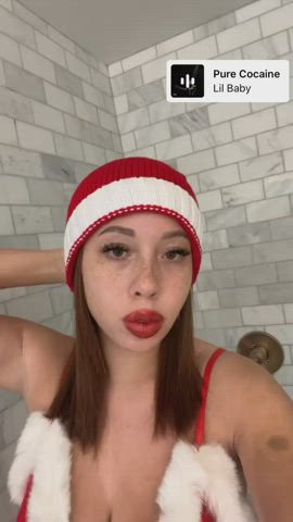 Big Ass Big Tits Christmas Ebony Freckles Redhead gif