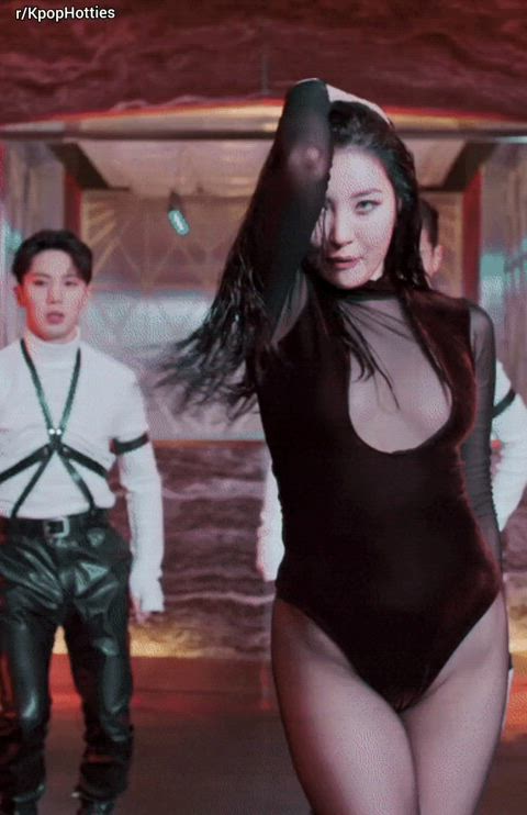 Sunmi OR HyunA