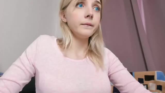 Cutie trying to drop her titties