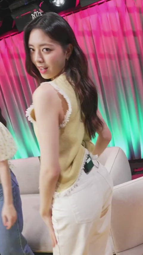 korean celebrity bubble butt gif