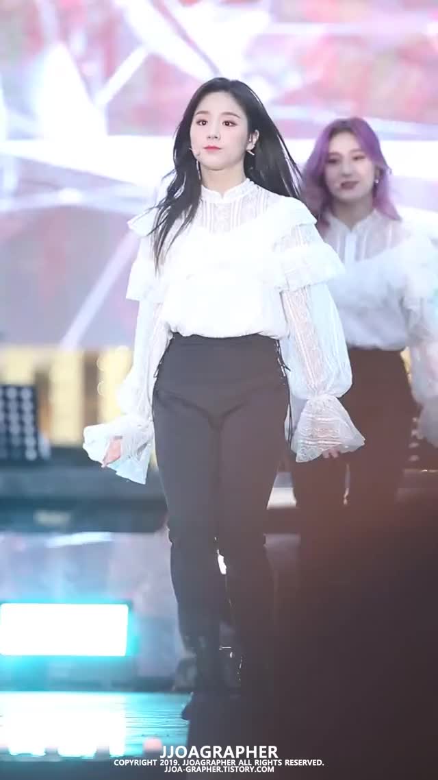 190511 이달의 소녀 '하이 하이' 희진 직캠 LOOΠΔ HeeJin fancam - Hi