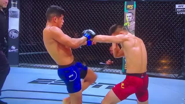 Martinez KO’s Liu with knee