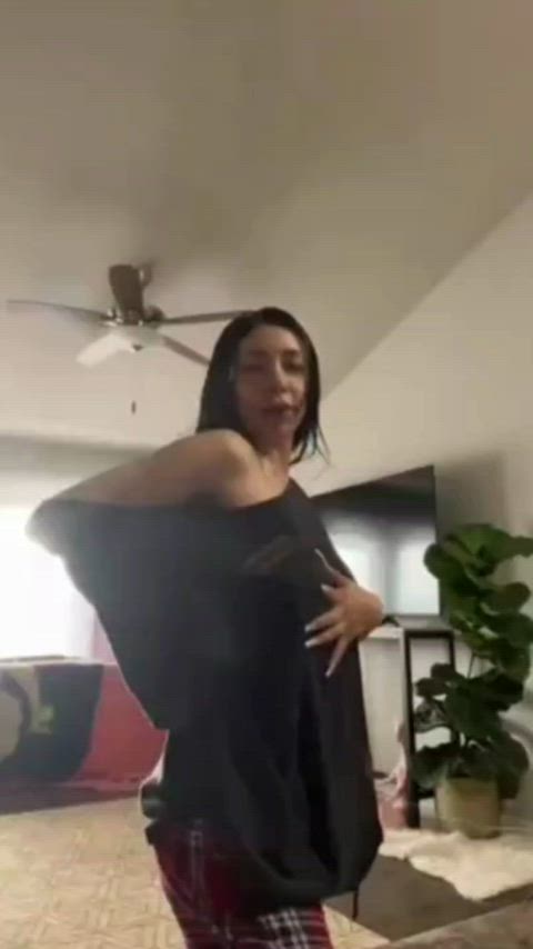 r/nipslip_voyeur_tiktok #28