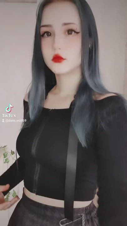 I'm back!😘 Check my new GIF for you😍😏