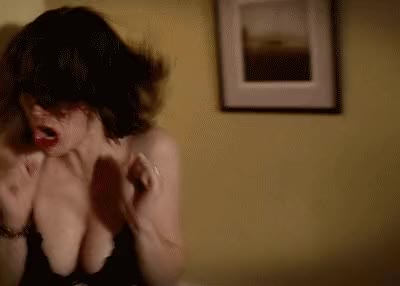 Winona Ryder jiggle