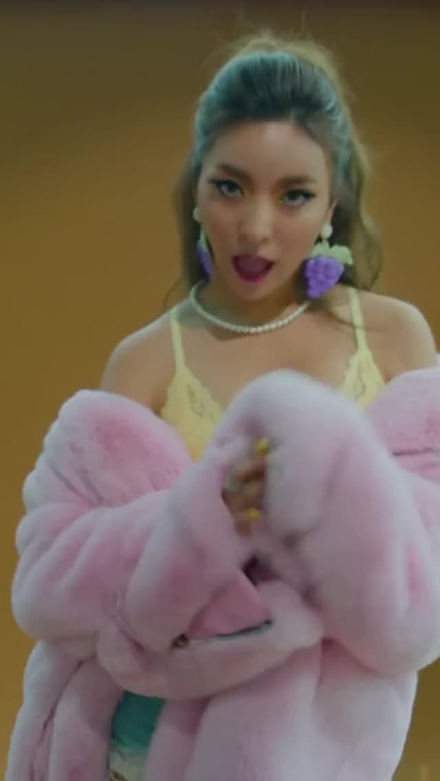 Luna - Doja Cat MV (1)