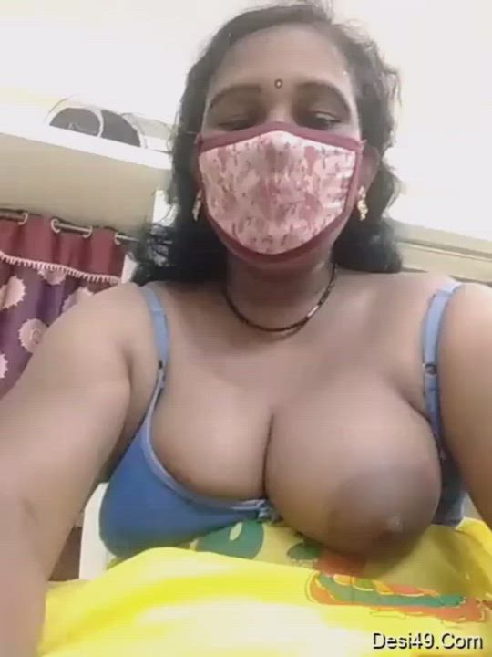 Tamil ?hot ?bhabhi show her ?boobs full video