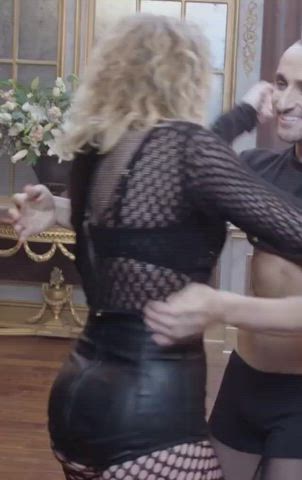 booty legs taylor swift gif