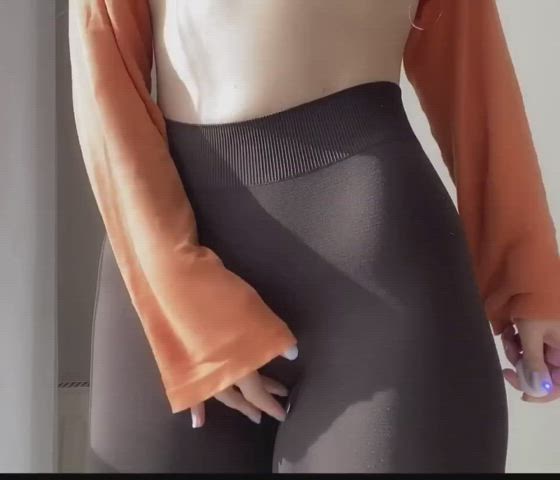 Amateur Bouncing Leggings Panties Pussy Slow Motion Thong Yoga Pants gif