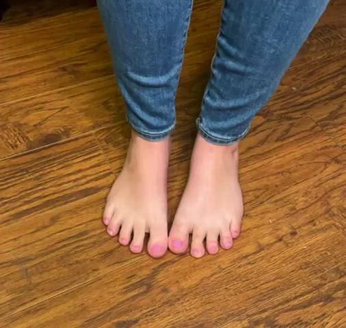 feet feet fetish pink gif