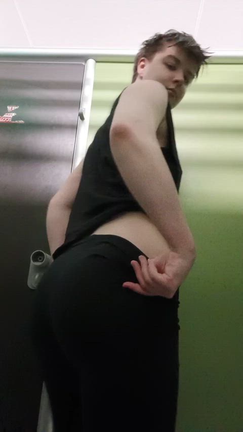 ass big ass booty ftm leggings trans trans boy trans man transexual transgender gif