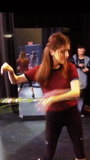 Anna Kendrick hula