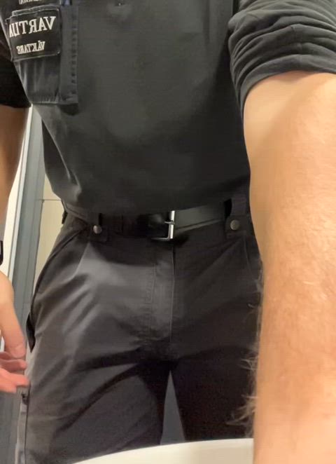 Showing off my cock and bulge at work😈