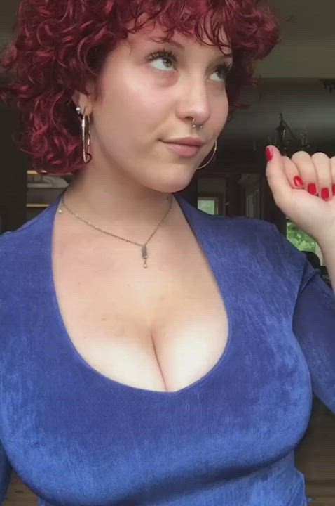 Big Tits Cleavage Jewish Natural Tits TikTok gif