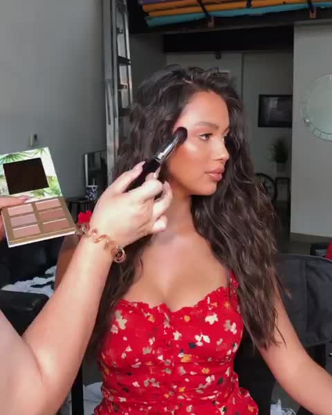 Fiona Barron? on Instagram: “Feliz Sábado? make up by @linamourey using @miadelmarbeauty