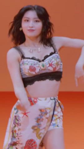 Momo's body is just so incredible...🥵
