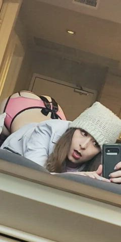 Face down, ass up, I just need someone to fuck!🥰