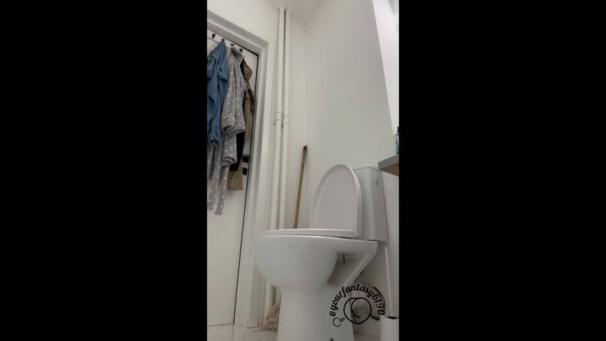 A  Raw Pissing Toilet Diaries 