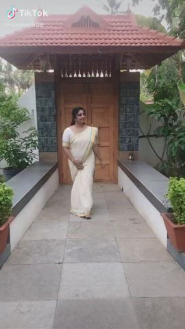 Aunty Indian MILF Saree gif