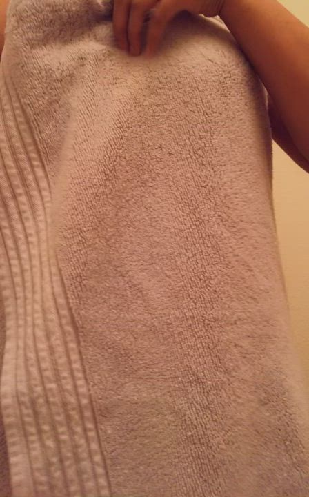 Just a towel💋