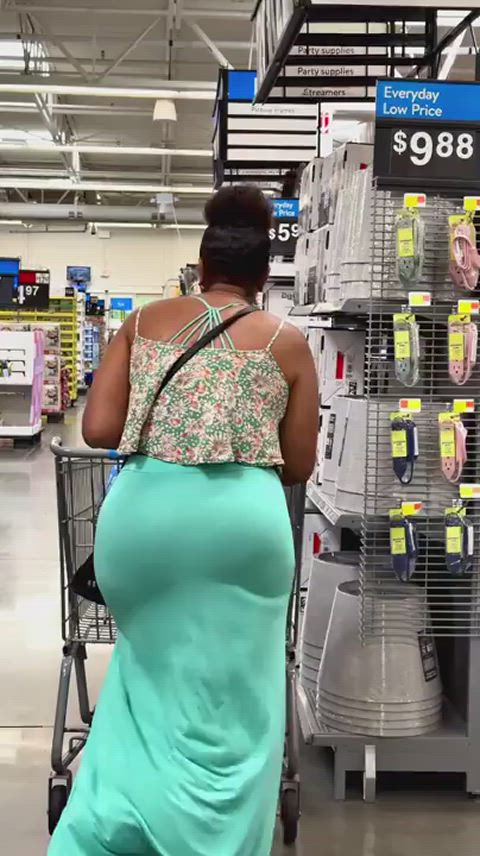 ass big ass booty candid jiggle jiggling latina milf public voyeur thick-booty gif