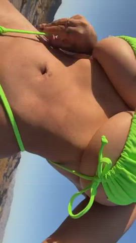 Big Tits Bikini Cleavage Ebony gif