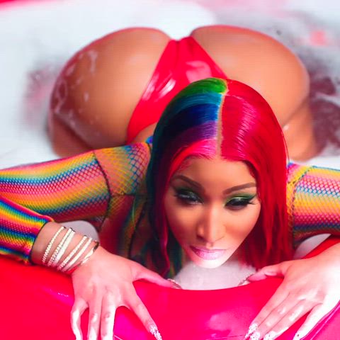 big ass nicki minaj twerking thick-booty gif