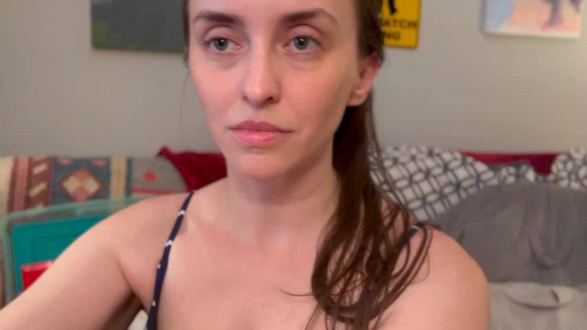 amateur bikini brunette curvy cute fetish lips lipstick lipstick fetish makeup gif